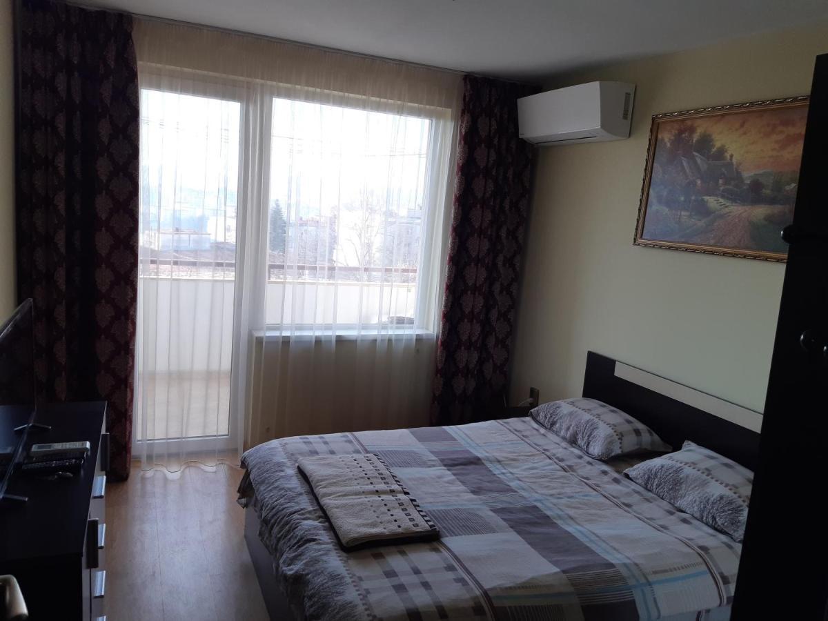 Nish 7 Apartment Велико Търново Екстериор снимка