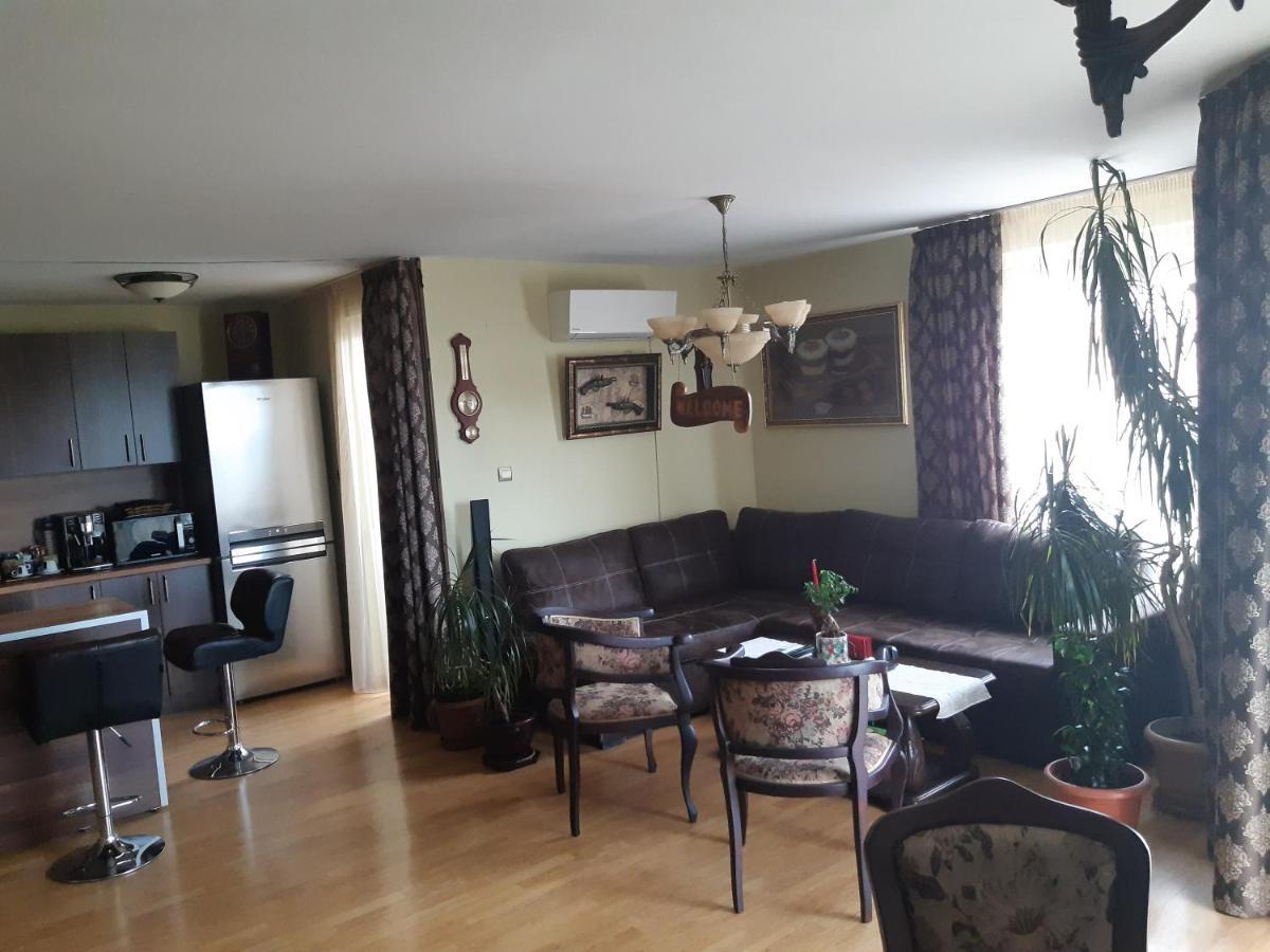 Nish 7 Apartment Велико Търново Екстериор снимка