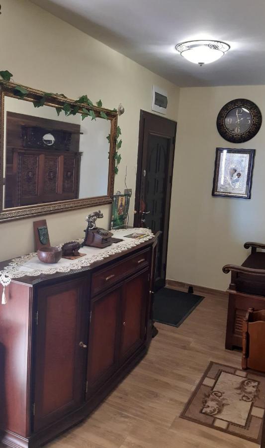 Nish 7 Apartment Велико Търново Екстериор снимка